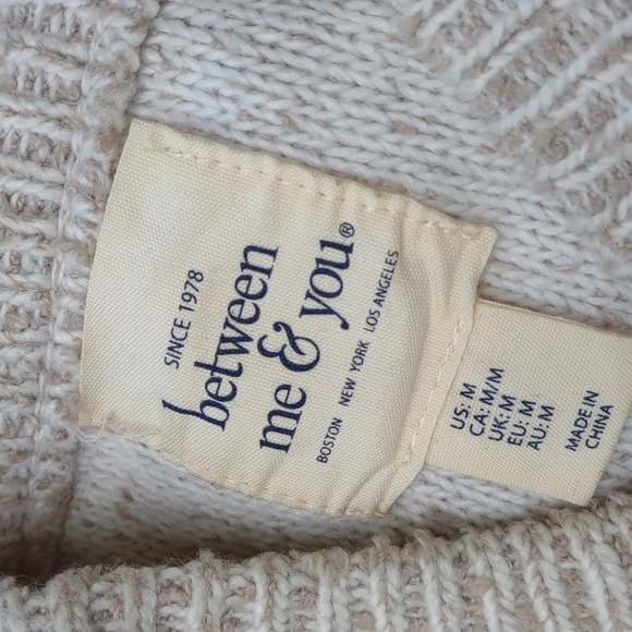 Between You & Me Tan Raglan Sleeve Sweater M - Picture 4 of 9